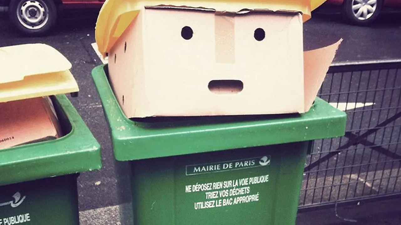 [Bintang] Tempat Sampah Mirip Donald Trump Ini Jadi Bahan 10 Meme Kocak!