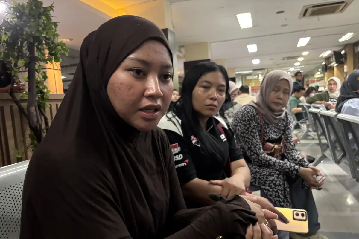 Monica, salah seorang calon jemaah Hanania Travel yang gagal berangkat umrah karena diduga pemilik travel bawa kabur uang jemaah. (Liputan6.com/Ady Anugrahadi)