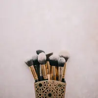 Ilustrasi brush makeup. (Unsplash.com)