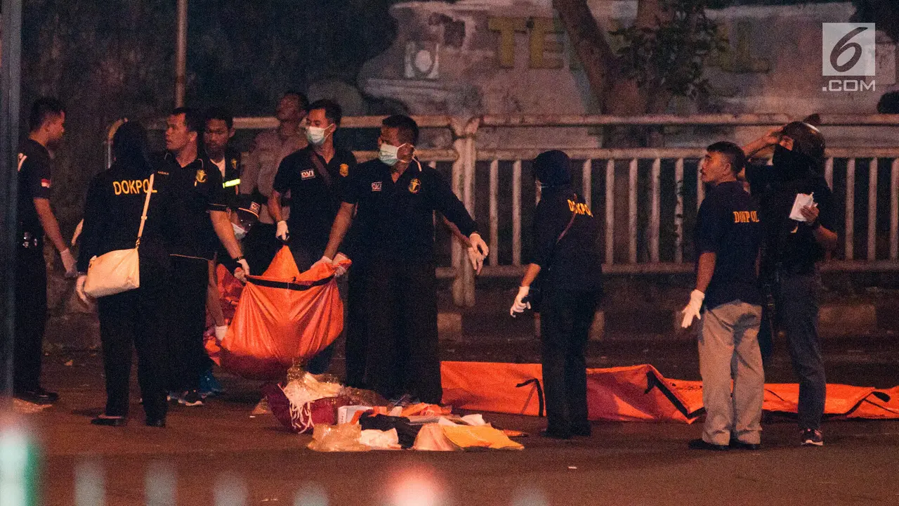Polisi Lakukan Olah TKP Ledakan Kampung Melayu