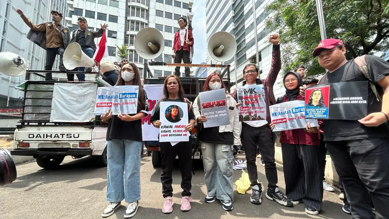 Aksi damai di depan Gedung Mahkamah Konstitusi (MK), Jakarta Pusat, Rabu (8/4/2026) (Istimewa)