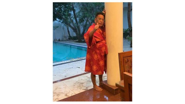 6 Penampakan Rumah Hotman Paris, Tampak Mewah dengan Dilapisi Emas