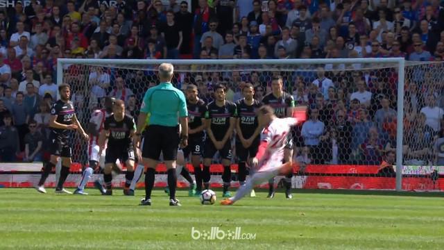 Stoke City turun satu kasta karena hanya mampu finis di posisi ke-19 musim lalu. This video is presented by Ballball.