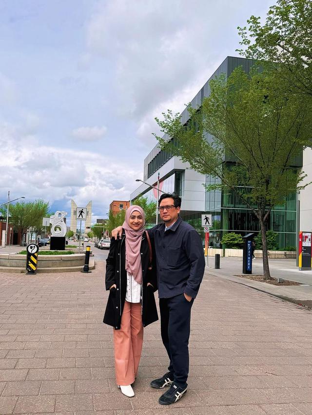 7 Potret Tengku Firmansyah yang Kini Jadi Tukang Besi di Kanada, Tampil Santai