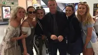 Wayne Rooney  liburan di Ibiza dan berfoto bersama lima wanita cantik (101 Great Goals)