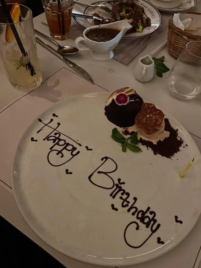 6 Potret Dinner Keluarga Cut Tari dan Richard Kevin Rayakan Ultah Anak, Elegan Penuh Kehangatan (instagram/cuttaryofficial).