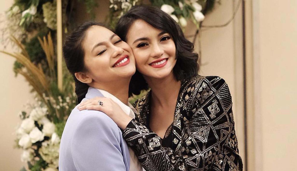 Foto Potret Ririn Ekawati Dan Rini Yulianti Kakak Beradik Bak Pinang Dibelah Dua Showbiz Liputan6 Com