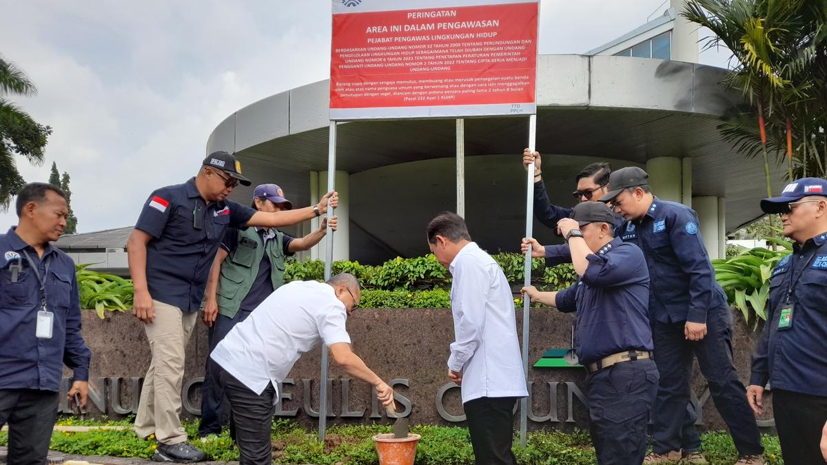 KLH Sasar Objek Wisata Kawasan Gunung Geulis, Pasang Plang Pengawasan di Lapangan Golf dan Hotel Bintang 5
