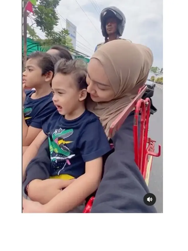 8 Potret Melody Prima saat Asuh Anak, Umumkan Kehamilan Ketiga