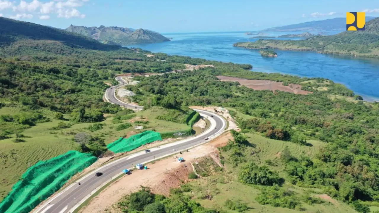 Jelang pelaksanaan ASEAN Summit 2023 di Labuan Bajo, Presiden Joko Widodo (Jokowi) meresmikan Jalan Akses Labuan Bajo-Golo Mori di Kabupaten Manggarai Barat, Nusa Tenggara Timur (NTT). (dk: PUPR)