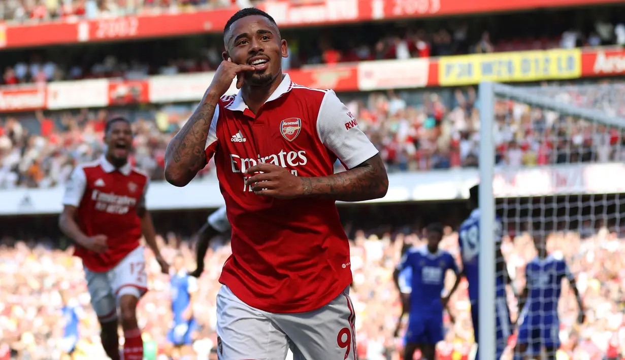 Gabriel Jesus berhasil mempersembahkan dua gol sejauh ini untuk Arsenal di Liga Inggris 2022/2023. Kedua golnya dicetak saat The Gunners menang 4-2 atas tamunya Leicester City di pekan kedua (13/08/2022). (AFP/Adrian Dennis)