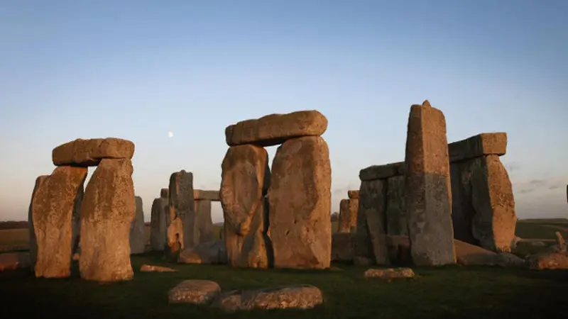 Berbagai Teori Pembangunan Stonehenge yang Tak Terduga