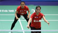 Aksi ganda putri Della Destiara Haris/Rizki Amelia Pradipta pada Kejuaraan Beregu Campuran Asia 2019 di Nanning, China, Selasa (19/3/2019). (PBSI)