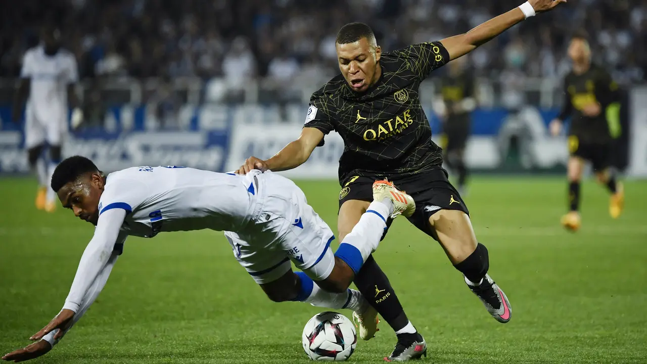Foto: Aksi Kylian Mbappe Cetak Brace Apik Dalam Waktu 8 Menit, PSG Jinakkan Auxerre di Liga Prancis