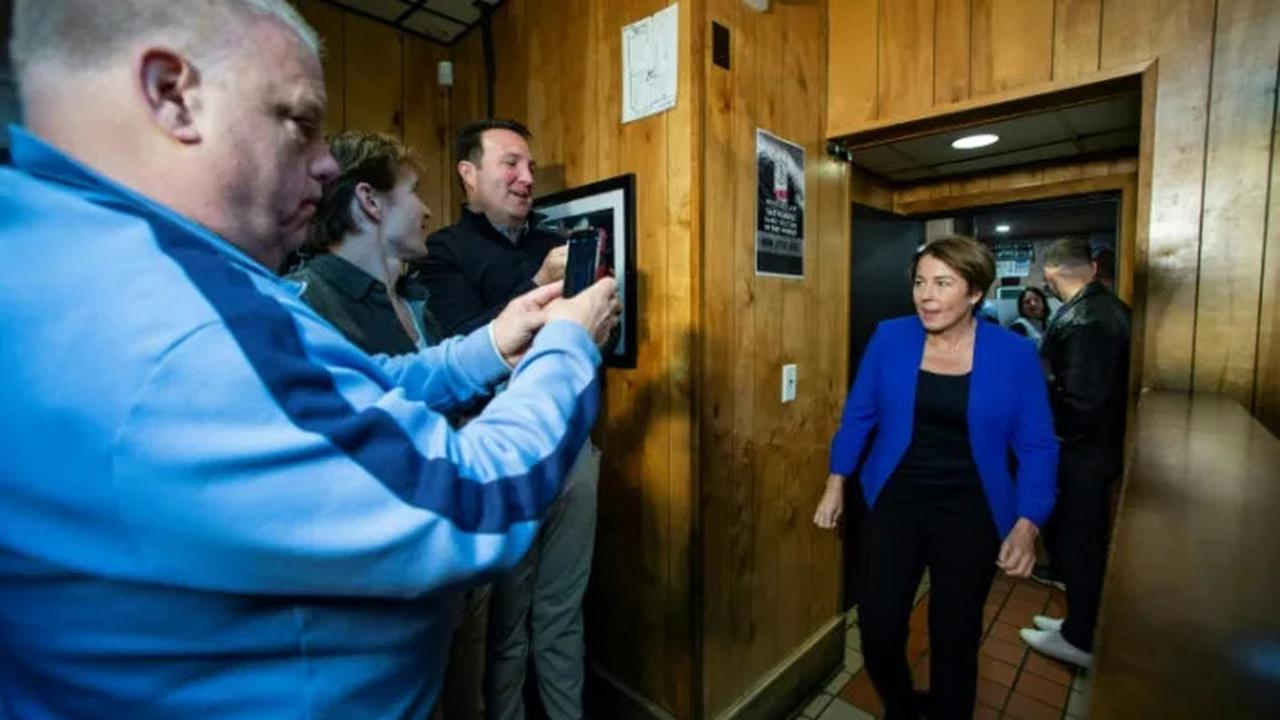 Maura Healey terpilih jadi gubernur lesbian pertama di AS. (AFP)