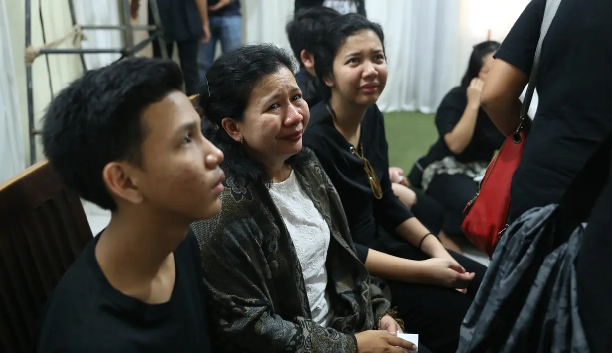 Harun Tambun mengatakan bahwa pihak keluarga tidak menyangka kalau hari ini akan menjadi hari terakhir Advent Bangun. Tidak ada pesan apapun dari mendiang Advent, dan tidak menunjukan keluhan rasa sakit. (Nurwahyunan/Bintang.com)