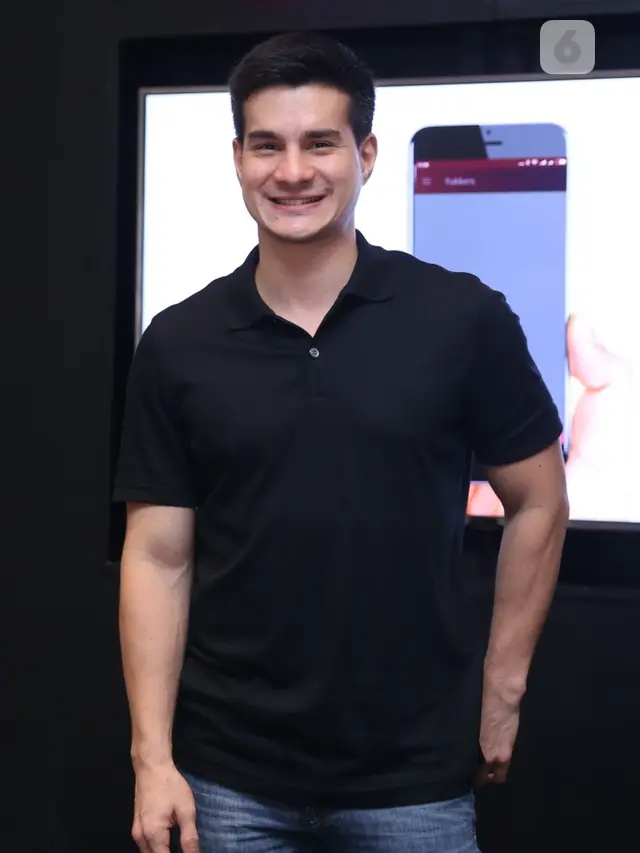 [Bintang] Steve Emmanuel