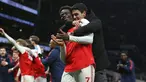 Arsenal berhasil memimpin klasemen Liga Inggris musim 2022/2023. Sejauh ini, mereka berhasil meraih 47 poin atau terpaut 8 angka dari Manchester City yang berada di bawahnya. Catatan gemilang lain yang berhasil ditorehkan The Gunners adalah mereka baru kalah satu kali. Satu-satunya tim yang berhasil mengalahkan skuad asuhan Mikel Arteta di Liga Inggris adalah Manchester United. Kala itu, Arsenal kalah 1-3 dari MU pada 4 September 2022. (AFP/Adrian Dennis)