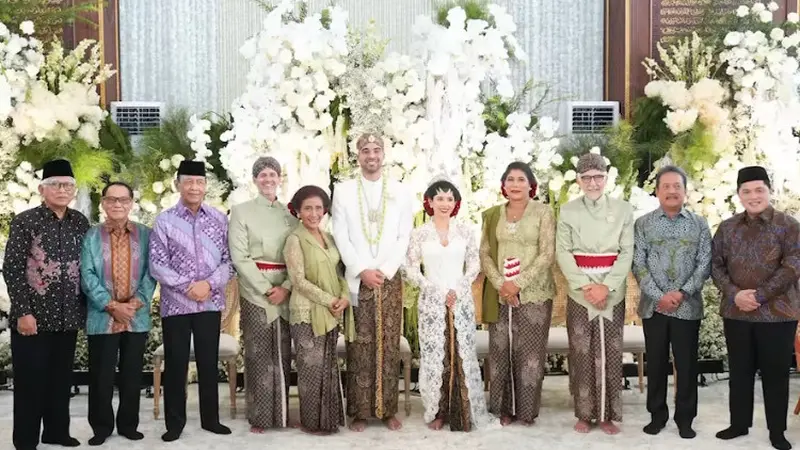 Susi Pudjiastuti saat Siraman dan Akad Nikah Putrinya, Nadine Kaiser