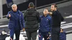 Frank Lampard - Legenda sekaligus mantan pelatih Chelsea ini pernah merasakan sentuhan magis juru taktik Jose Mourinho saat masih berstatus pemain. (Foto:AP/Neil Hall,Pool)