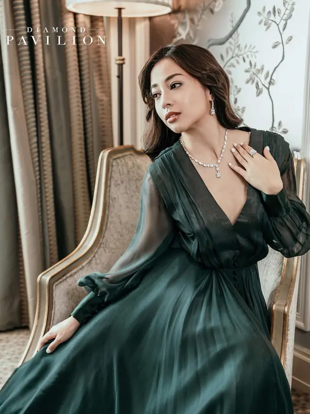 Luncurkan Brand Perhiasan, Ini 6 Potret Glamor Nikita Willy