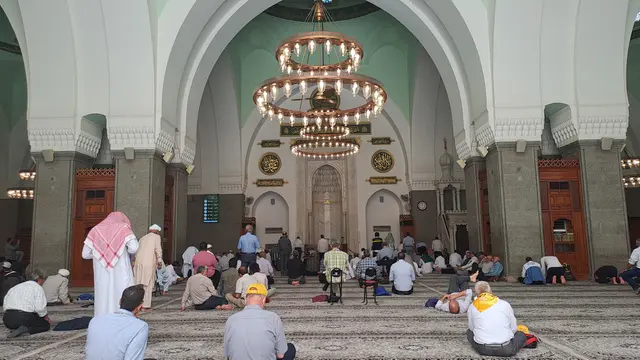 Masjid Quba di Madinah ramai dikunjungi jemaah haji dari berbagai negara.