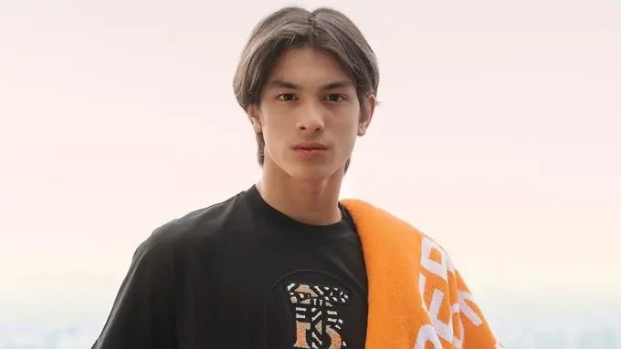 Rambut Belah Tengah Eddie Meijer Ini Bikin Terlihat Lebih Dewasa, Ganteng Abis