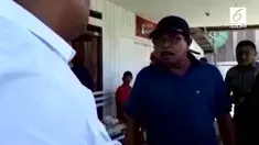 Bupati dan mantan Bupati Seram Barat terlibat cekcok. Kejadian ini direkam dan diunggah ke media sosial, video itupun menjadi viral.