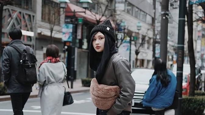 Rahmalia Aufa Yazid, hijaber asal Indonesia yang pikat perhatian media internasional. (dok. Instagram aufatokyo/https://www.instagram.com/p/BtvQmFSBS3i/Asnida Riani)