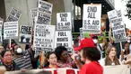 Para aktivis pro-Gaza berunjuk rasa menuntut gencatan senjata antara Israel dan Gaza, di pusat kota pada tanggal 27 Juni 2024 di Atlanta, Georgia. (Octavio Jones/Getty Images North America/Getty Images via AFP)