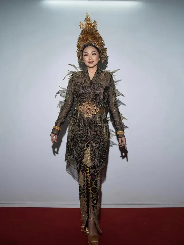 Potret Titi DJ saat Pakai Kebaya/Instagram @ti2dj
