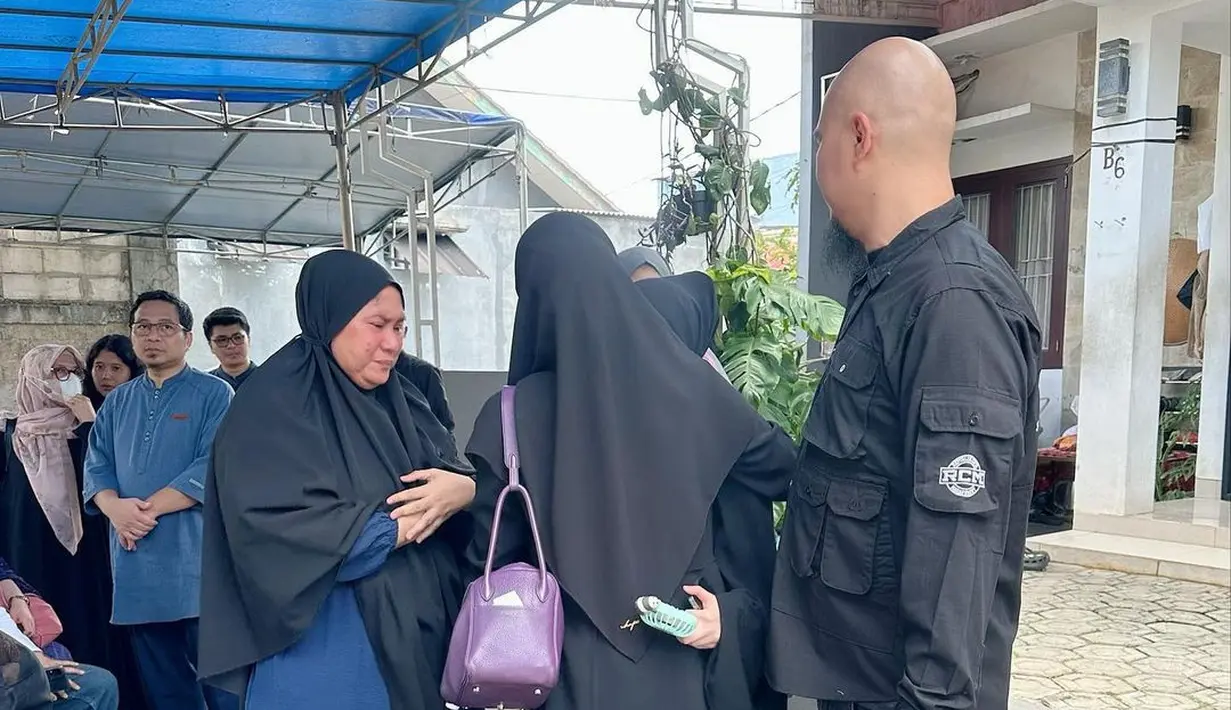 Tissa juga bersyukur karena sudah bisa mewujudkan keinginan ayahnya untuk menjalankan ibadah umrah. “(Keinginan papa) terakhir umrah. Alhamdulillah akhir tahun itu terealisasikan. Itu umrah pertama dan terakhir sama papa."ujarnya. 
 [Instagram/mulanjameela1]