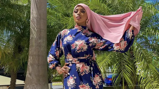 Khadija Omar, Perempuan Hijab Pertama yang Masuk ke 13 Besar Miss World/Instagram/khadija.omarr