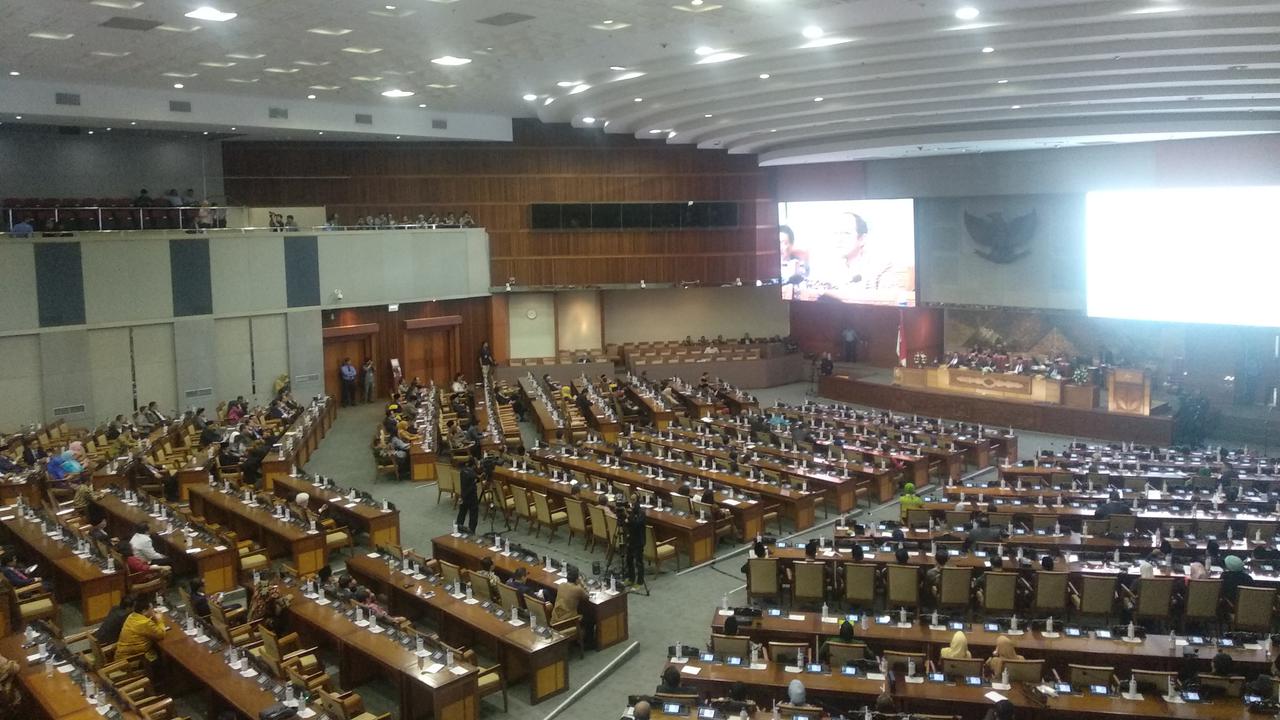 Suasana rapat paripurna DPR pada Senin (30/9/2019).