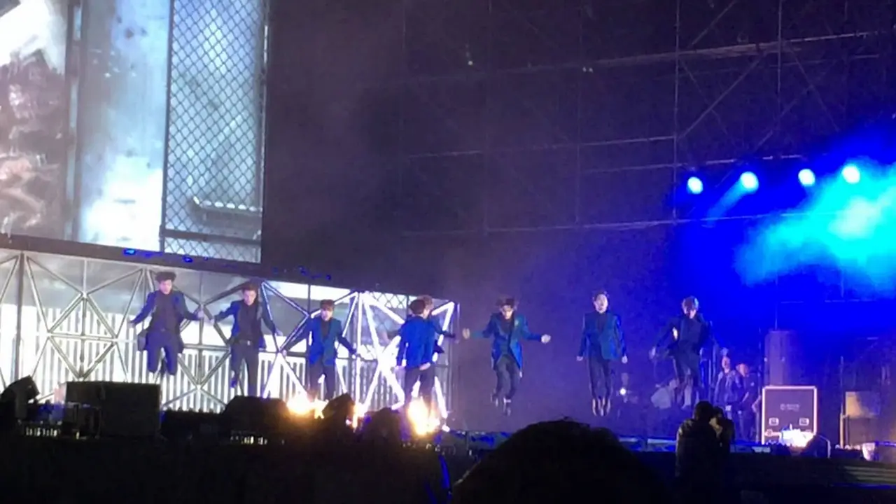 SM Town di Jepang Makan Korban, Personel EXO Cedera