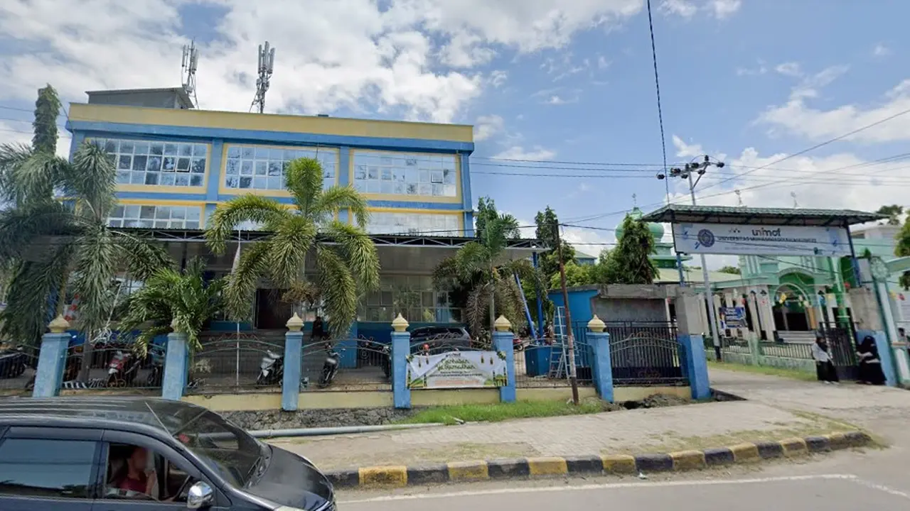 Gedung Universitas Muhammadiyah Maumere tampak depan