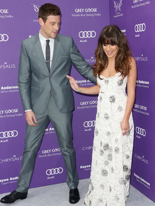 Kemesraan Lea Michelle dan Cory Monteith kerap terlihat ketika di lokasi syuting. Mereka pun saling mendukung dan memberi semangat terhadap satu sama lain. (AFP/Bintang.com)