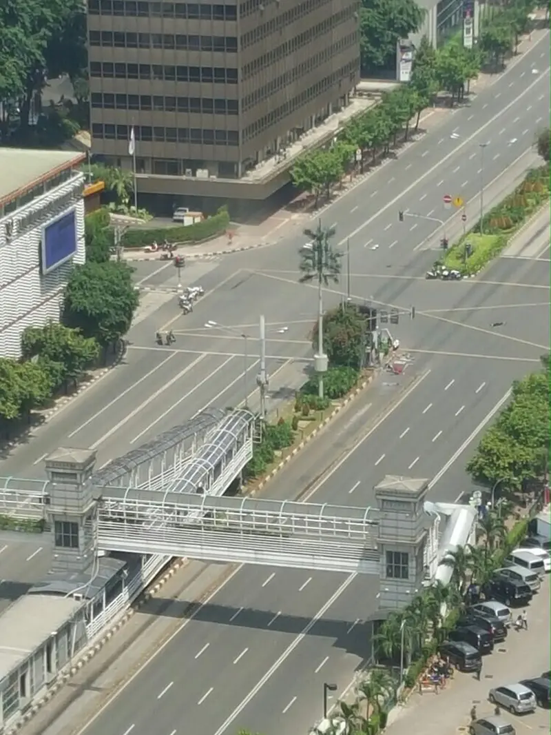 20160114-Foto-foto Ledakan di Pos Polisi Dekat Sarinah Thamrin-Jakarta