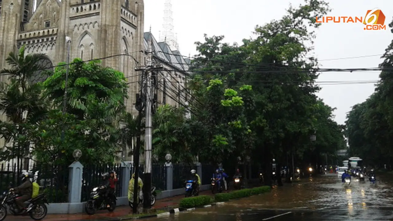 banjir-katedral-140204a.jpg