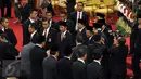 Presiden Joko Widodo di dampingi Wakil Presiden Jusuf Kalla usai menghadiri Sidang Paripurna tentang RAPBN dan Nota Keuangan di Komplek Parlemen, Senayan, Jakarta, Jumat (14/8). (Liputan6.com/Johan Tallo)