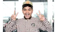 Dikenal sebagai artis yang serba bisa, siapa sangka Indra Bekti mencapainya dengan penuh cerita dan perjuangan.