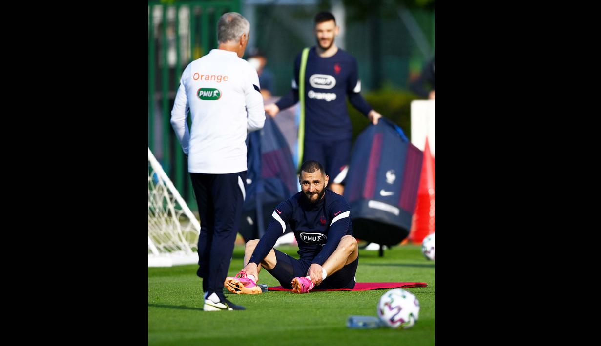 Deschamps merasa yakin Prancis, yang berstatus sebagai juara Piala Dunia 2018, akan menjadi tim yang lebih baik dengan kehadiran Benzema. (Foto: AFP/Franck Fife)