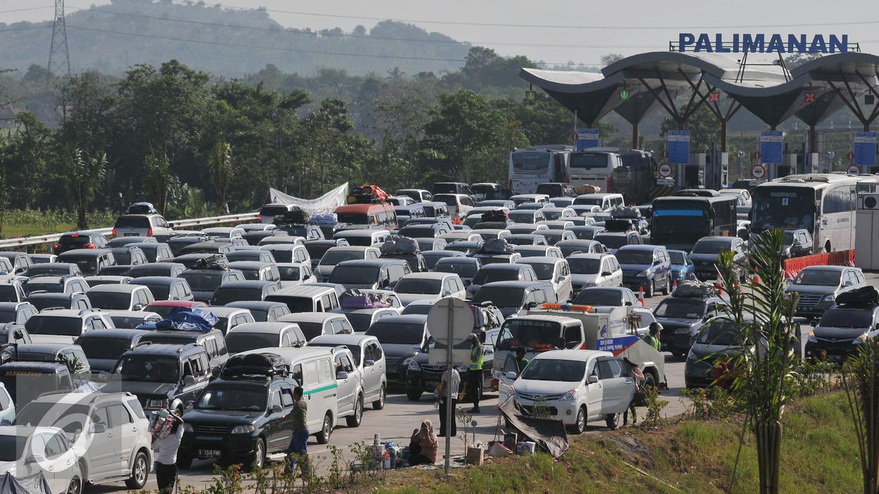 20150715-Kemacetan di Tol Palikanci-Jabar