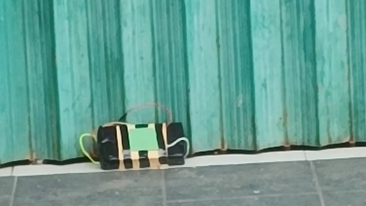 benda mencurigakan mirip bom ternyata kayu