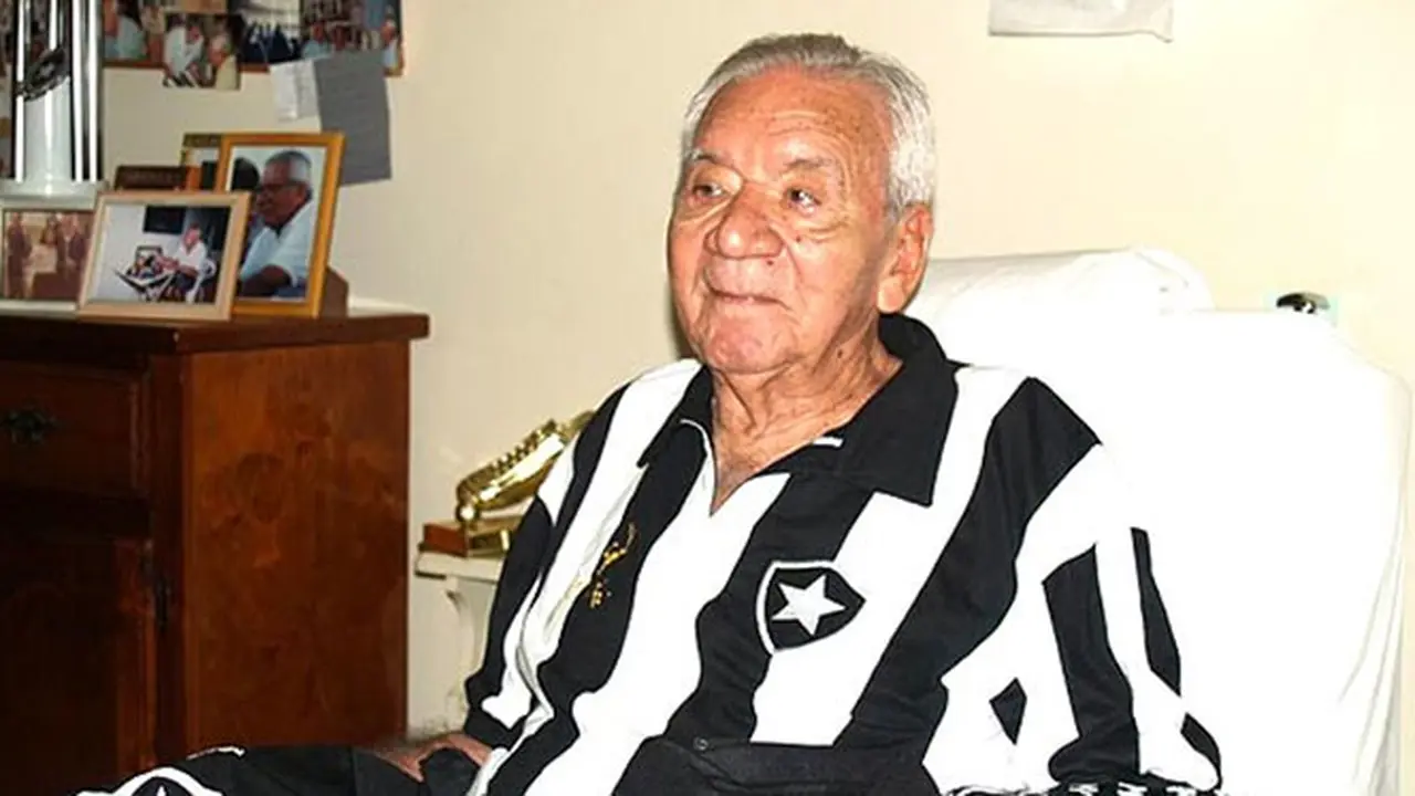 nilton-santos-131128b.jpg