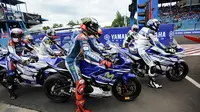 PT Yamaha Indonesia Motor Manufacturing (YIMM) kini menyelenggarakan sebuah acara bertajuk "Sunday Race R Cup Series".