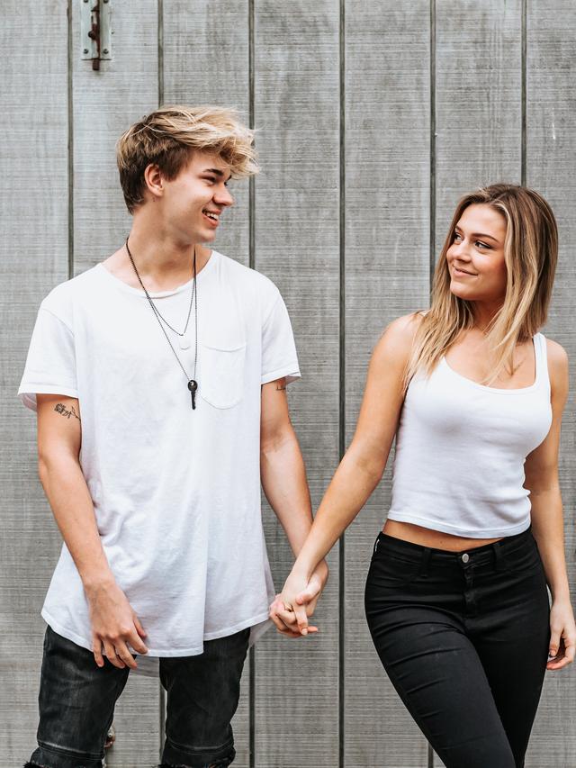 Ilustrasi mendapat perhatian dari orang yang disukai