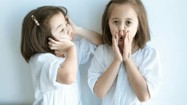 Meskipun Kembar, Mereka Tetap Berbeda