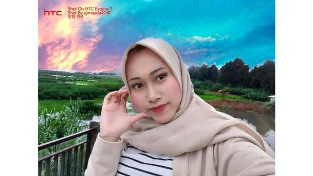 Wanita Ini Minta Jerawat Dihilangkan, 6 Hasil Editan Foto Bikin Senyum