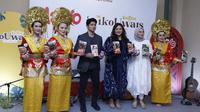 Iko Uwais dan Audy Item di Kawasan Wijaya, Jakarta Selatan, Selasa (18/4/2023). (Dok. via M. Altaf Jauhar)